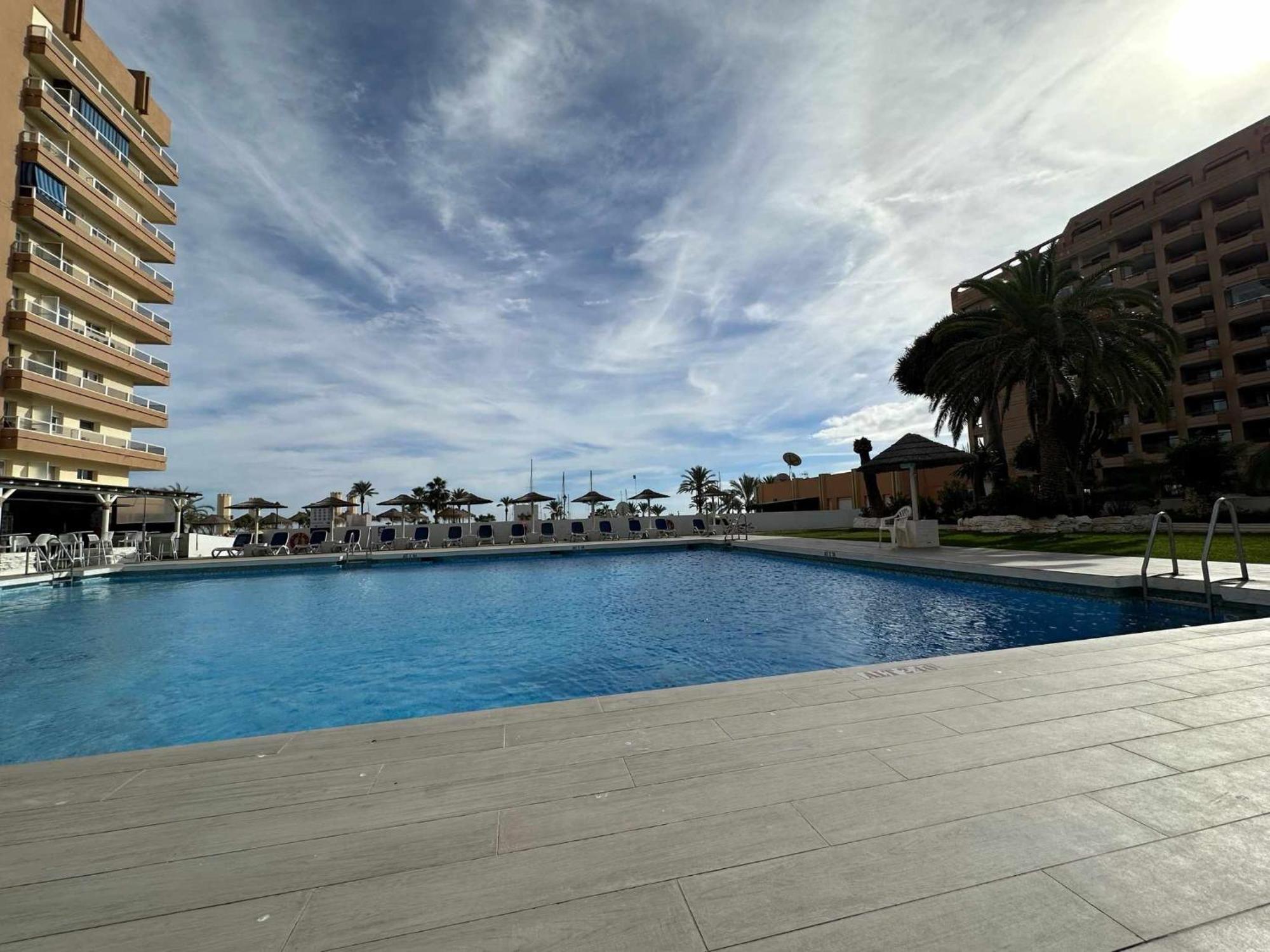 Estudio Pyr Privado Frente Al Puerto De Fuengirola Buitenkant foto